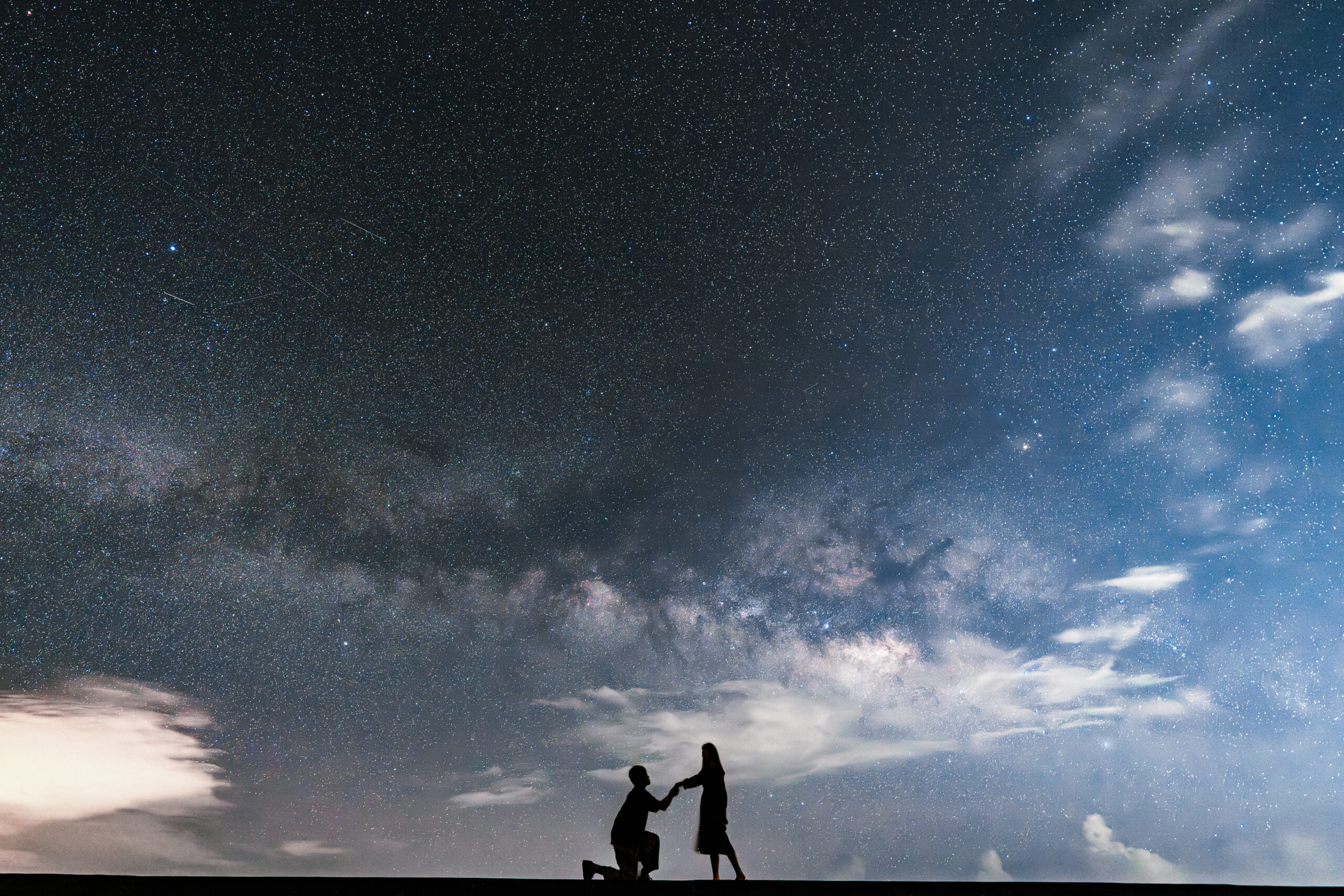 沖縄の古宇利島で撮影したカップルの星空フォト